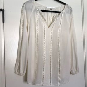 S Beautiful off white Max Studio Blouse